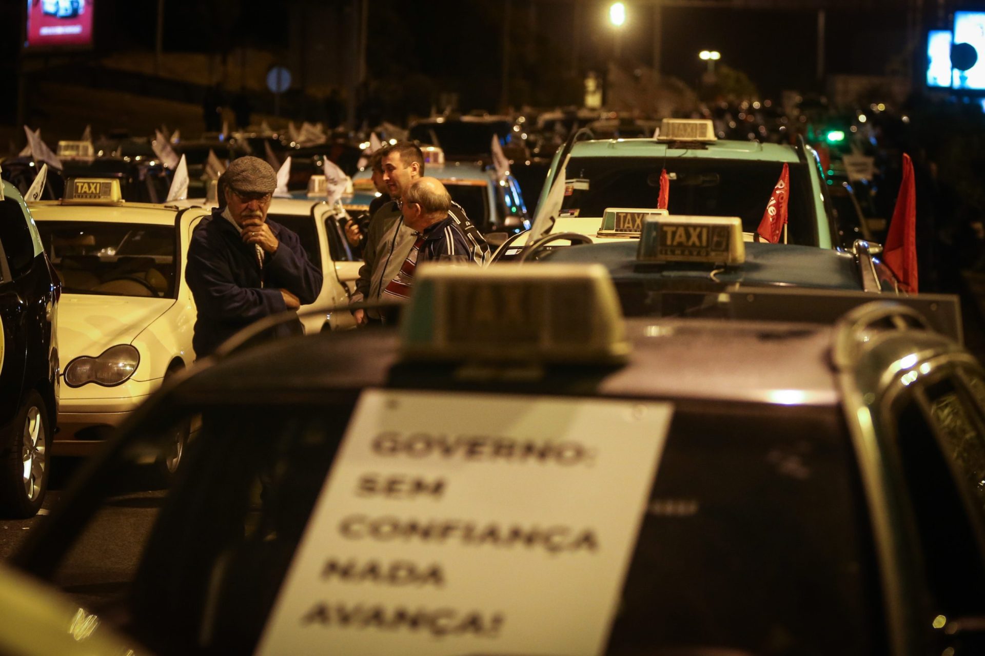 Taxistas abandonam Rotunda do Relógio com a promessa de novos protestos