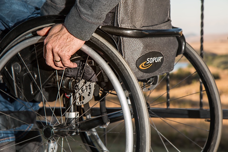 Novo apoio para paraplégicos e pessoas com paralisia cerebral no SNS