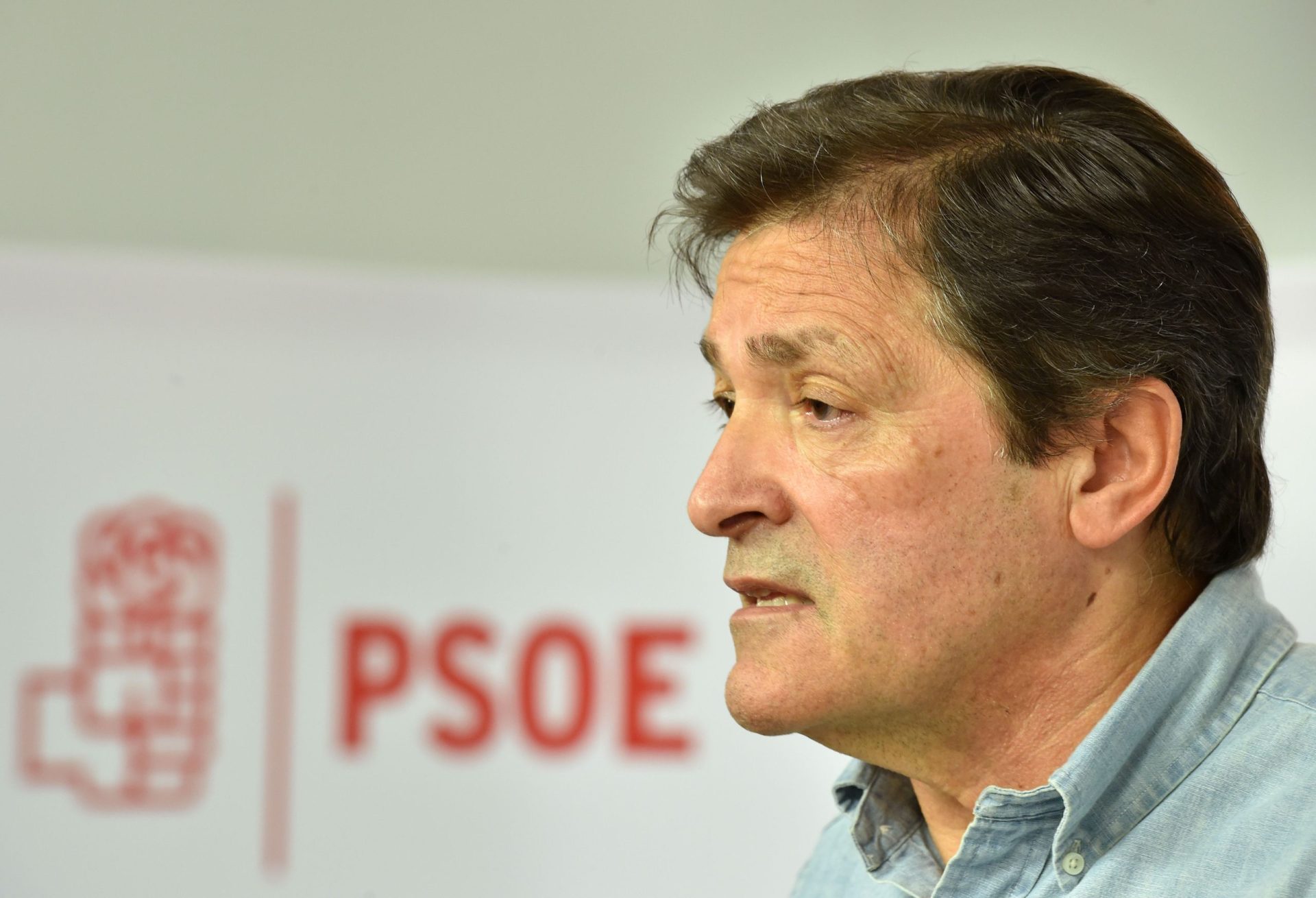 Espanha. PSOE abre caminho a novo governo de Rajoy