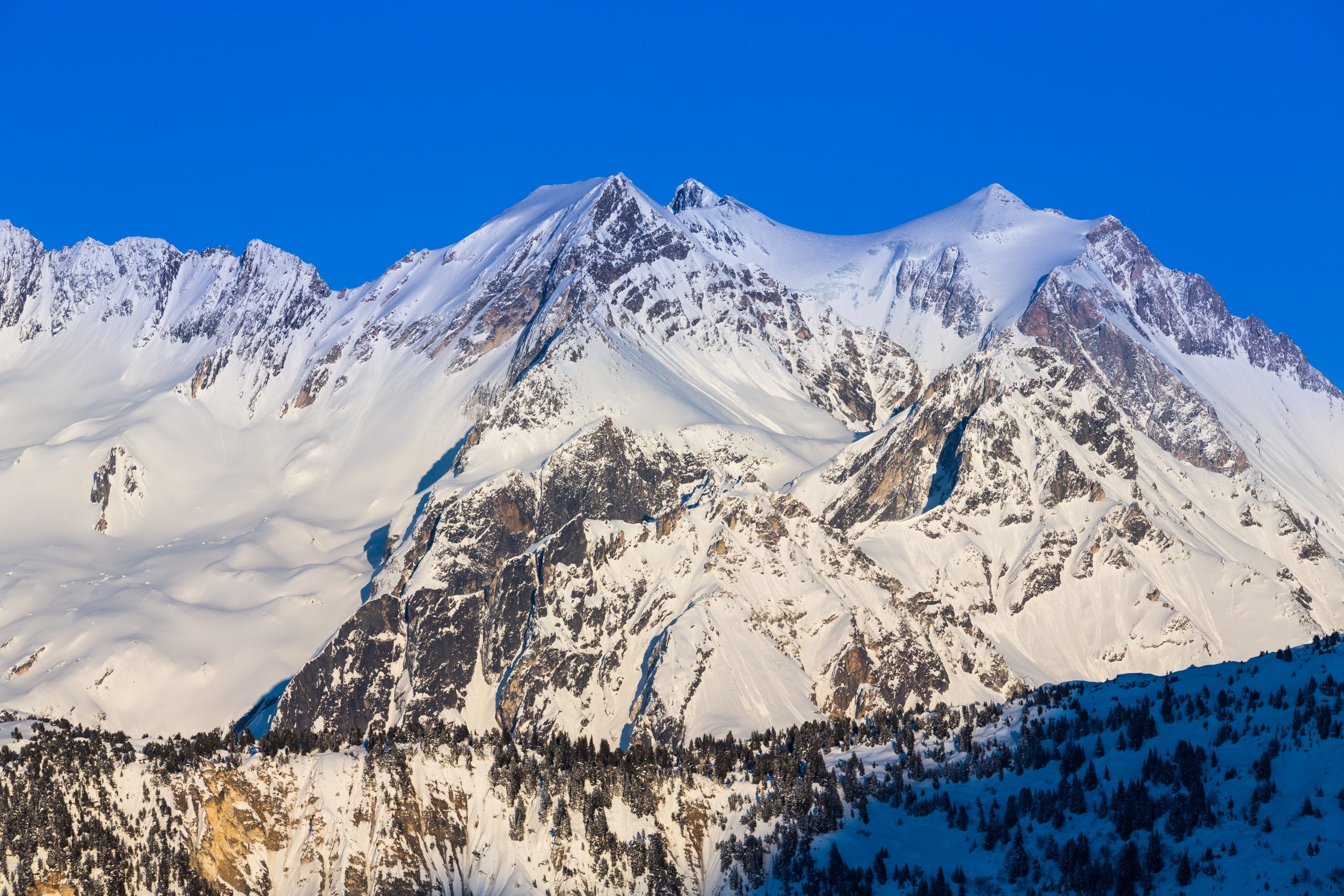 Nova avalanche nos Alpes faz cinco mortos