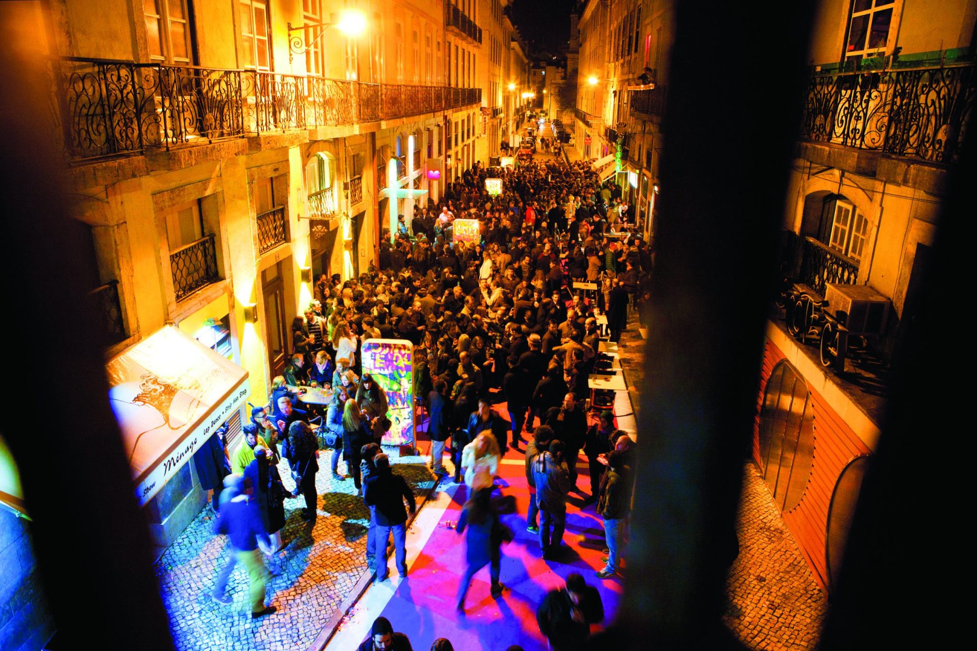 Câmara de Lisboa reduz horário a bares do Cais do Sodré e do Bairro Alto