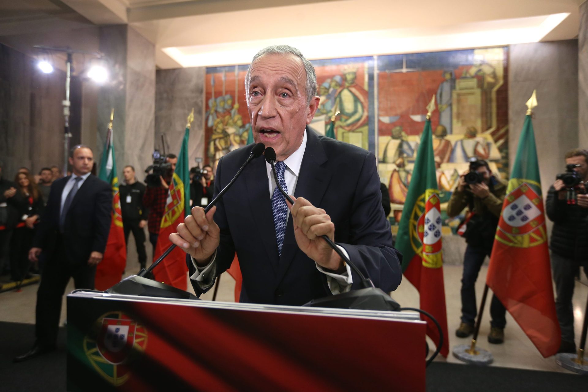 Marcelo visto lá fora: Portugal elege um ‘moderado e conservador’