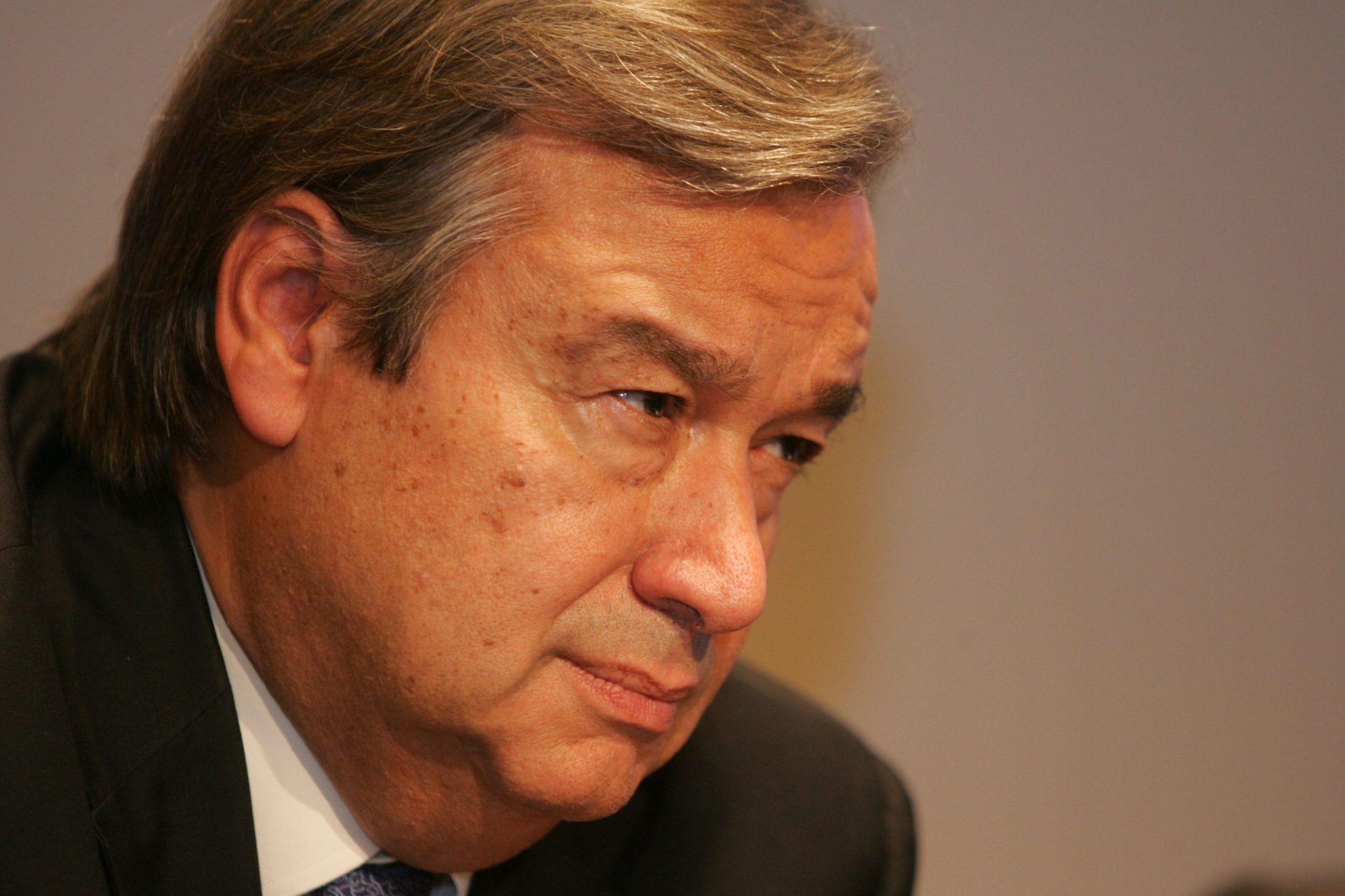 “Tenho uma dívida em relação ao PS”, diz Guterres