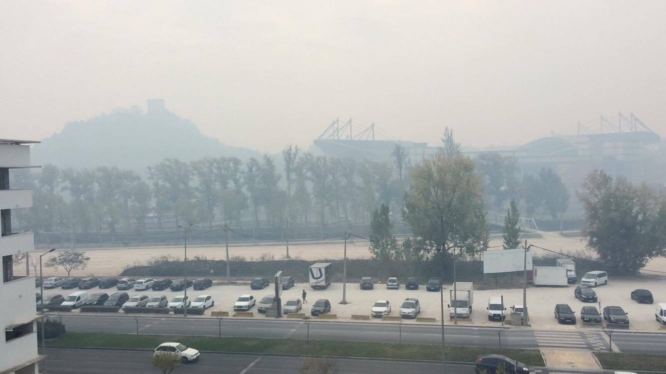 Incêndios. Escolas de Leiria aconselham alunos a ir para casa [FOTOS]