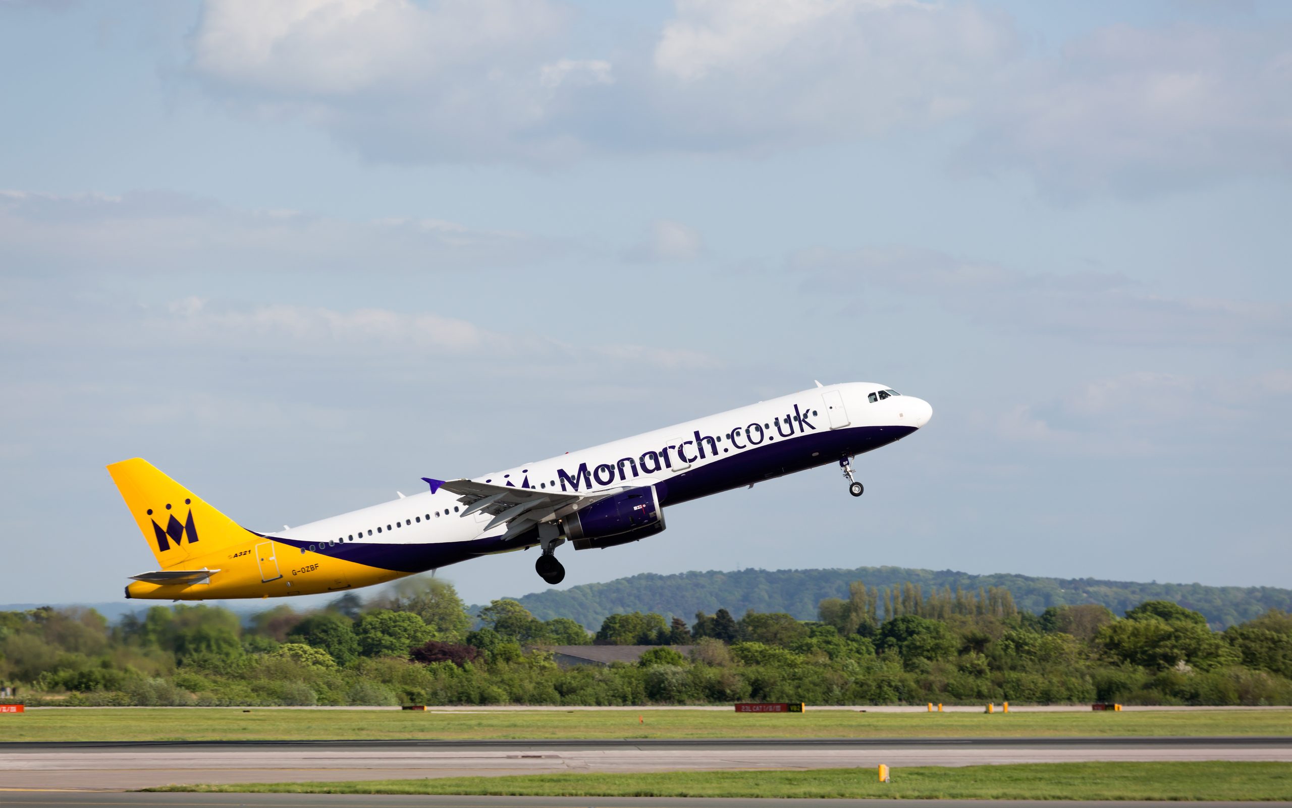 Monarch Airlines entra em falência e deixa 110 mil passageiros sem voo de regresso a casa