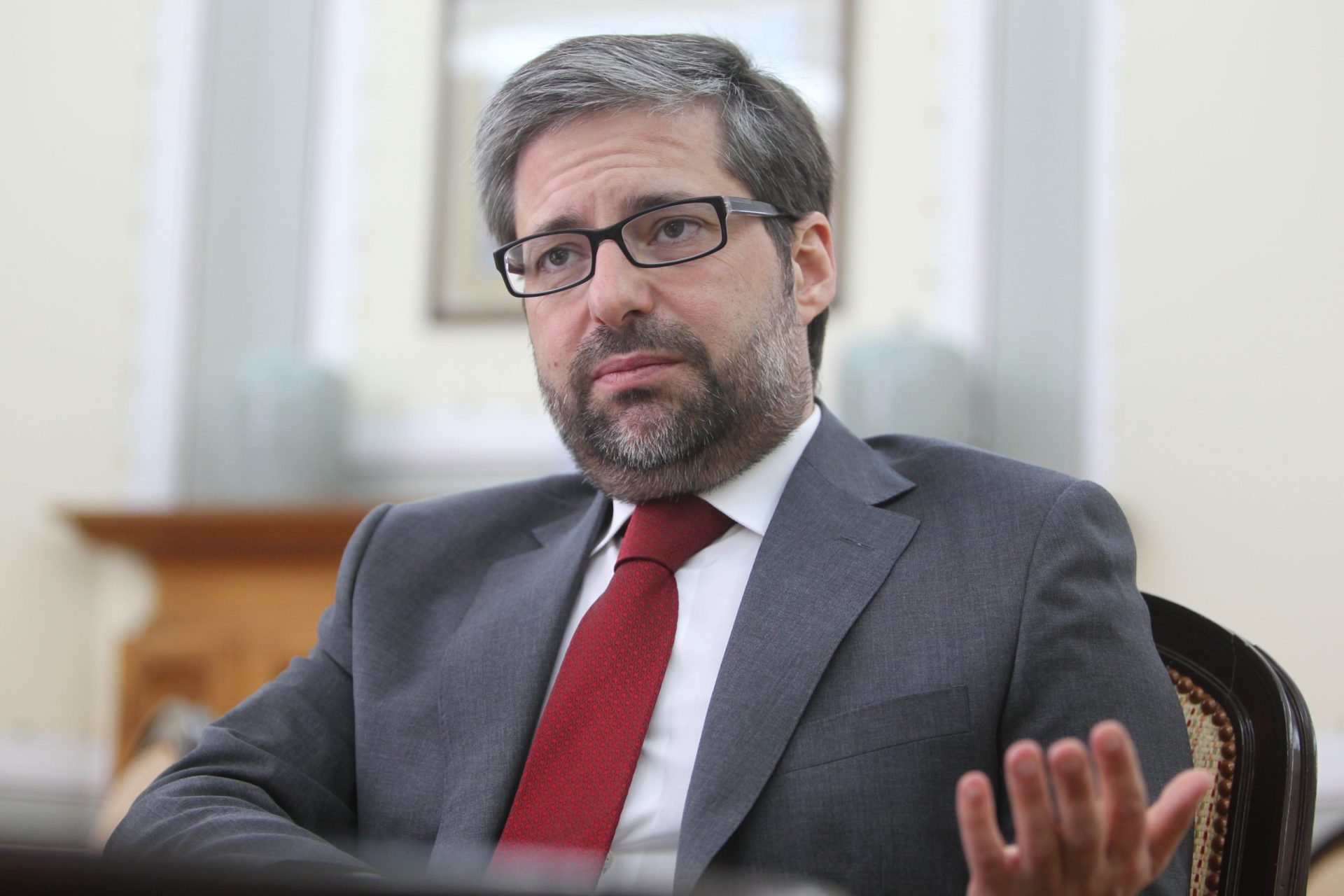 Marco António: “Um partido de governo não riposta assim contra um Presidente da República”