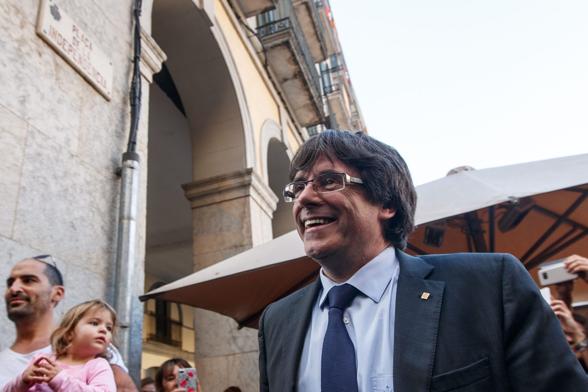 Catalunha.  Puigdemont exila-se em Bruxelas