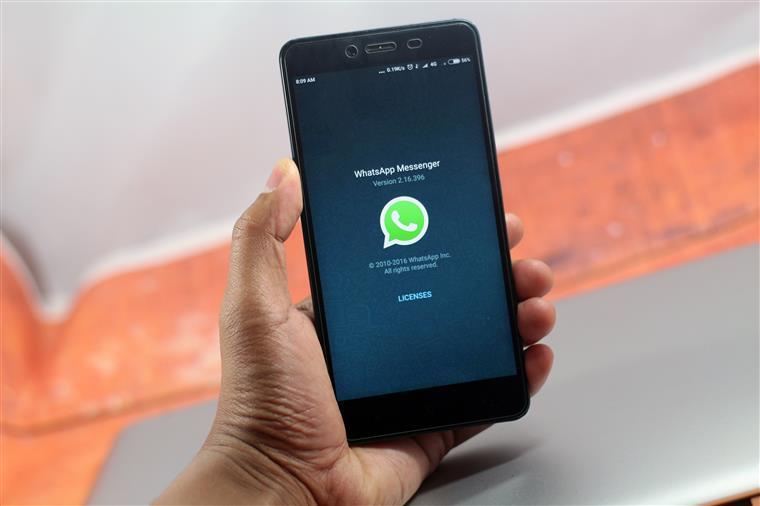 Secretária de Estado britânica acusa WhatsApp de permitir que pedófilos operem “à margem da lei”