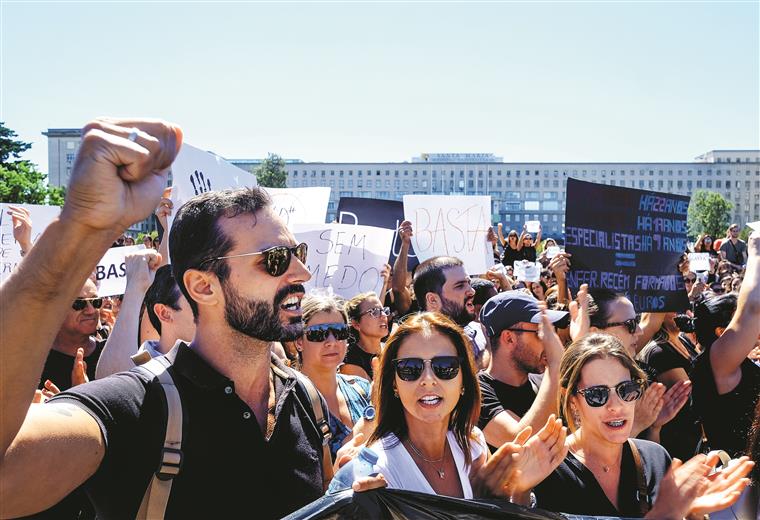 Enfermeiros enviam pré-aviso de greve para os dias 23 e 27 de outubro