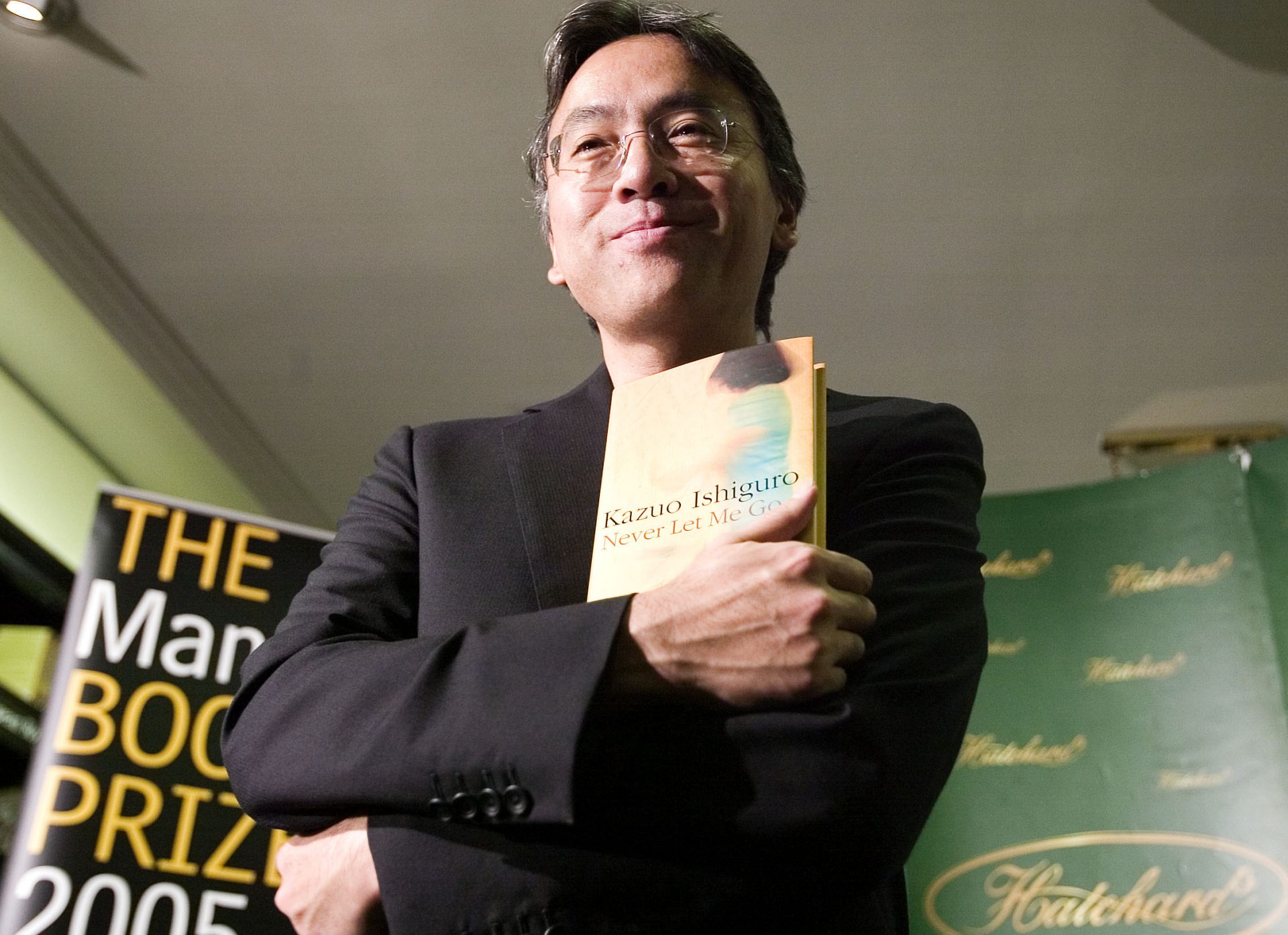 Escritor britânico Kazuo Ishiguro é o novo Nobel da Literatura