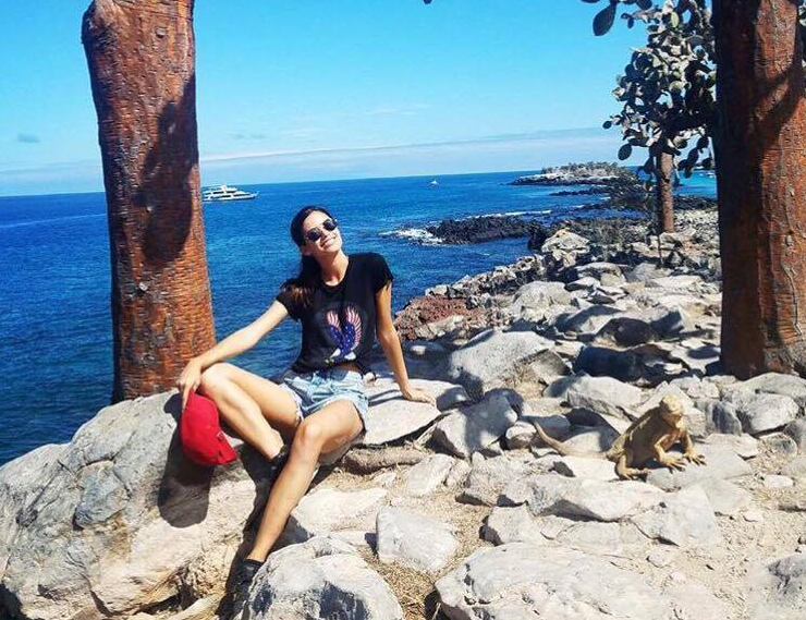 Sara Sampaio tira ‘selfie’ com tubarão