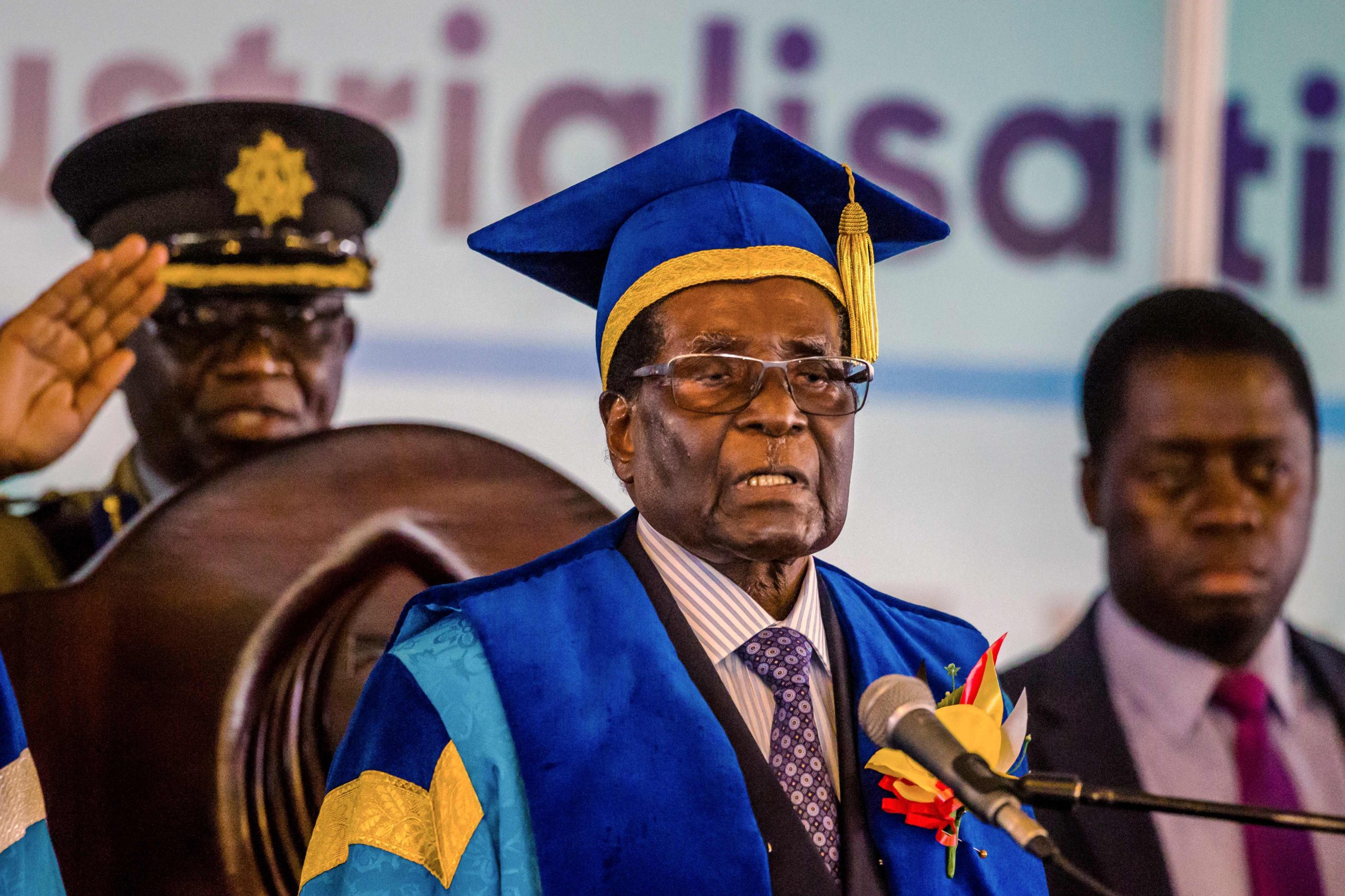 Mugabe aparece em público pela primeira vez após golpe militar