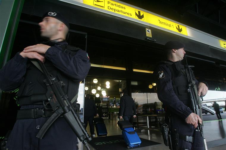 Foram detidos os dois argelinos que fugiram do aeroporto de Lisboa