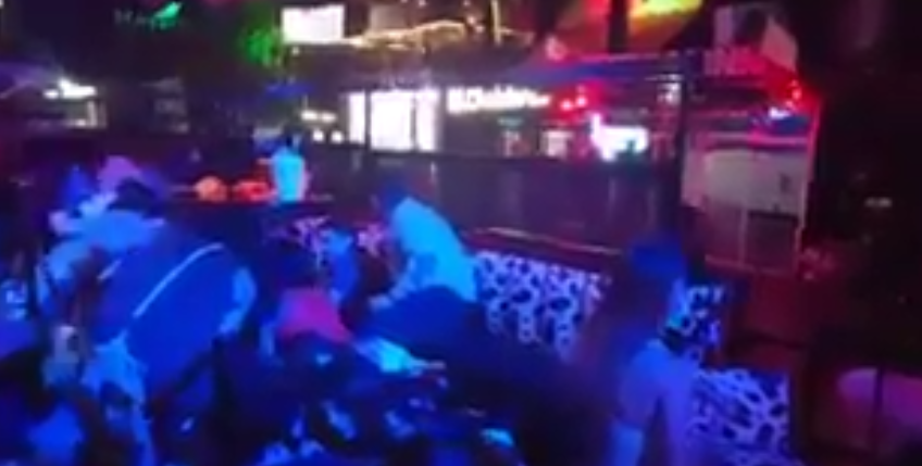 Sobe para cinco o número de mortos em tiroteio em bar no México (VÍDEO)