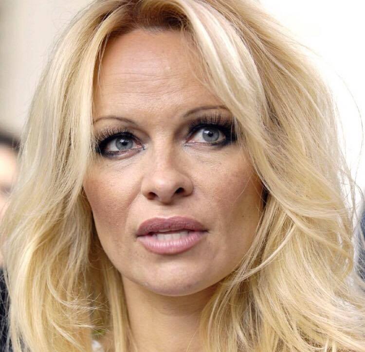 O que aconteceu a Pamela Anderson?