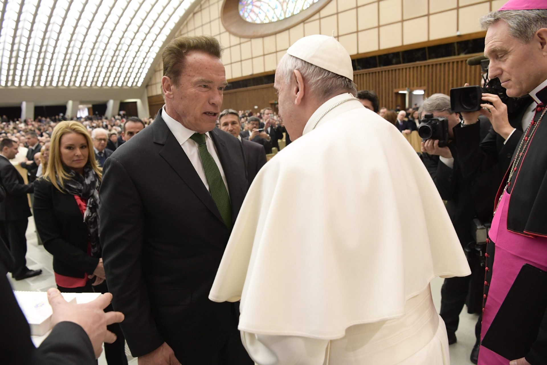 Schwarzenegger encontra-se com Papa Francisco