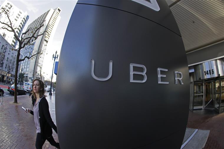 Daimler vai fornecer carros autónomos à Uber