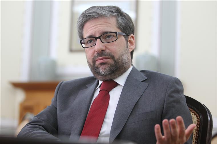 Marco António Costa avisa: vem aí “batota pré-eleitoral”