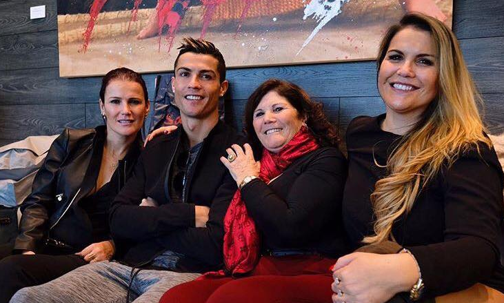 FIFA. Cristiano Ronaldo já está em Zurique e não foi sozinho