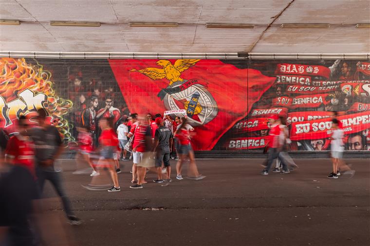 Benfica vai recorrer dos castigos a Lema e da multa pela música da tourada no clássico frente ao FC Porto