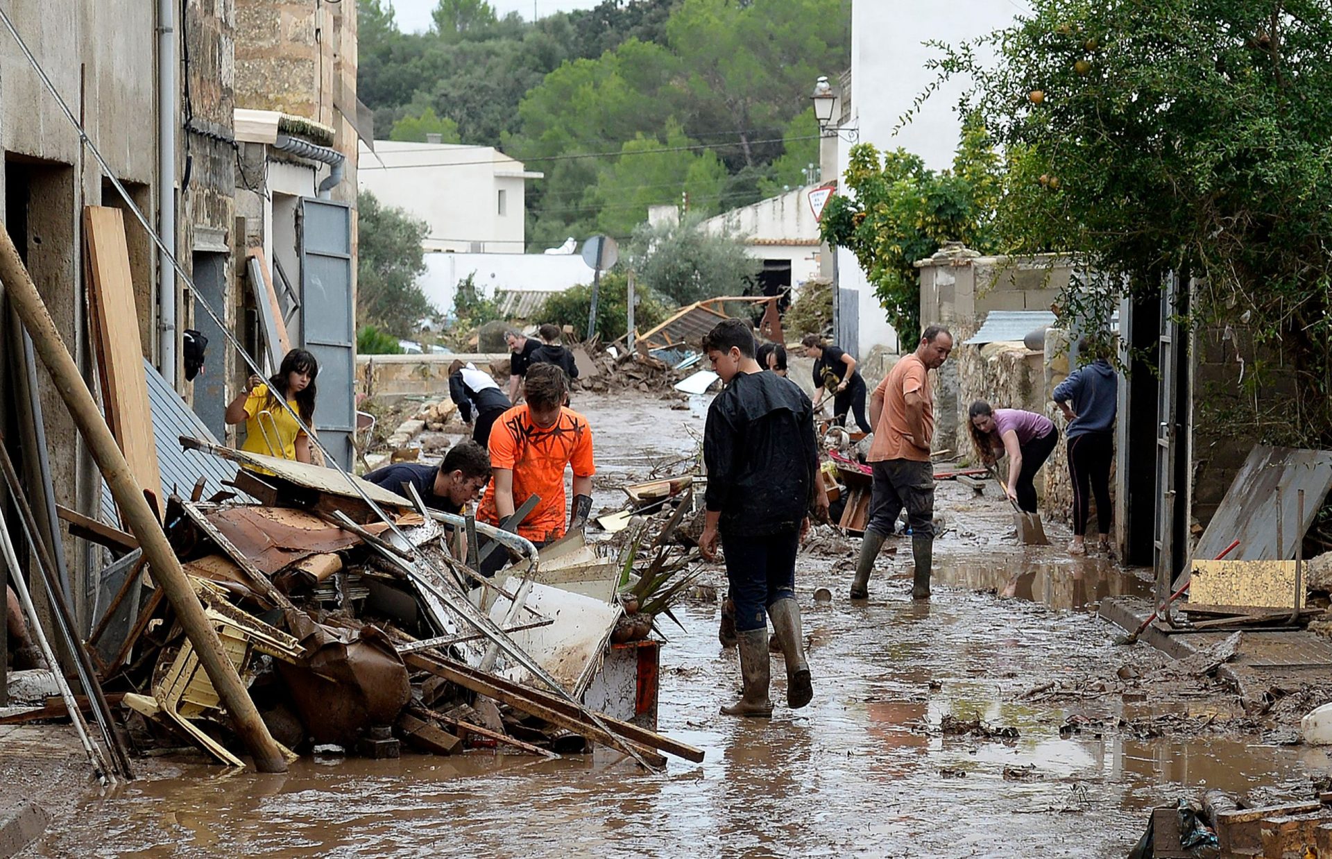 Dez mortos e uma criança de cinco anos desaparecida depois das inundações de Maiorca