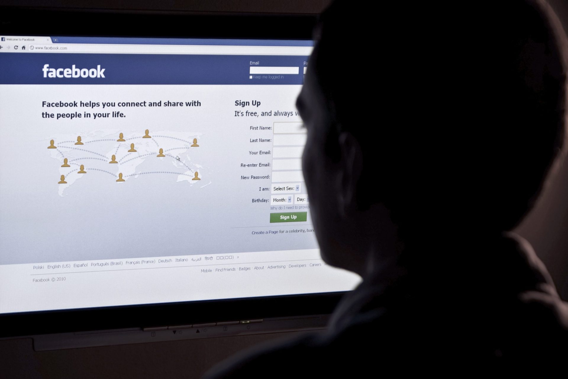 Facebook revela que hackers tiveram acesso às contas de 29 milhões de pessoas