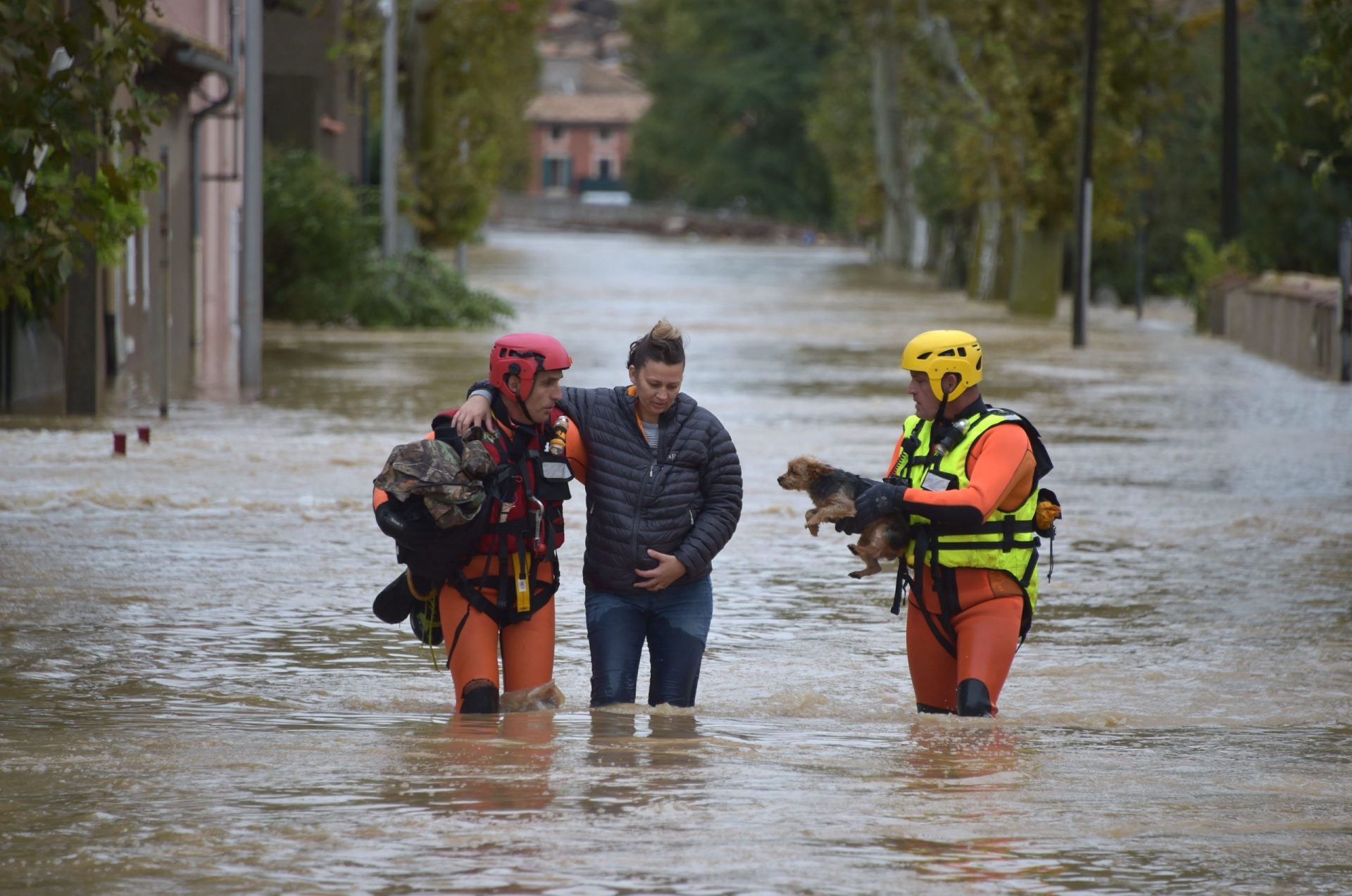 Número de mortes nas inundações em França sobe para 13