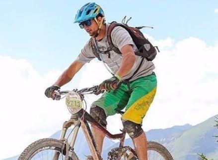 “O meu irmão merecia morrer como um animal”, diz irmã de ciclista que morreu após ter sido confundido com um javali