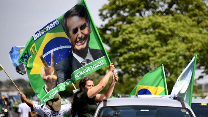 Fitch diz que Bolsonaro tem 70% de probabilidade de vencer as eleições