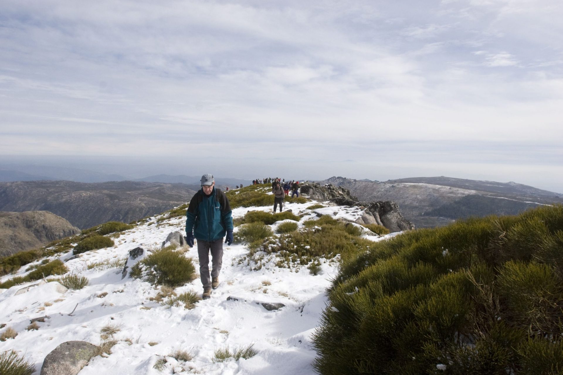 Temperaturas negativas e neve chegam à Serra da Estrela