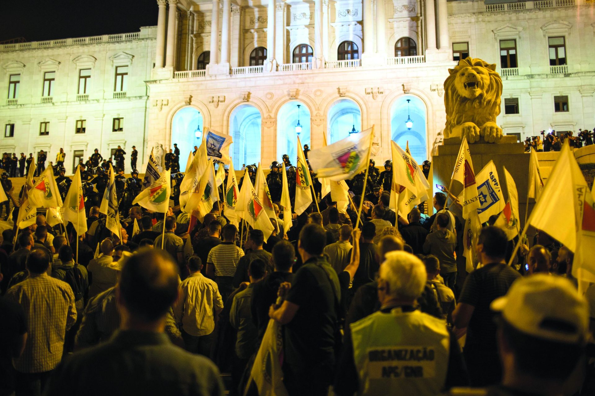 Mal-estar entre Polícia e MAI agrava-se