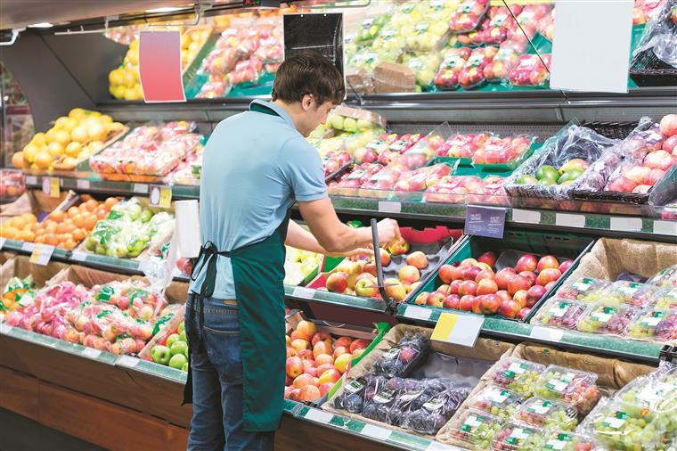 Supermercados. Futuro promete redução de 40% das horas de trabalho