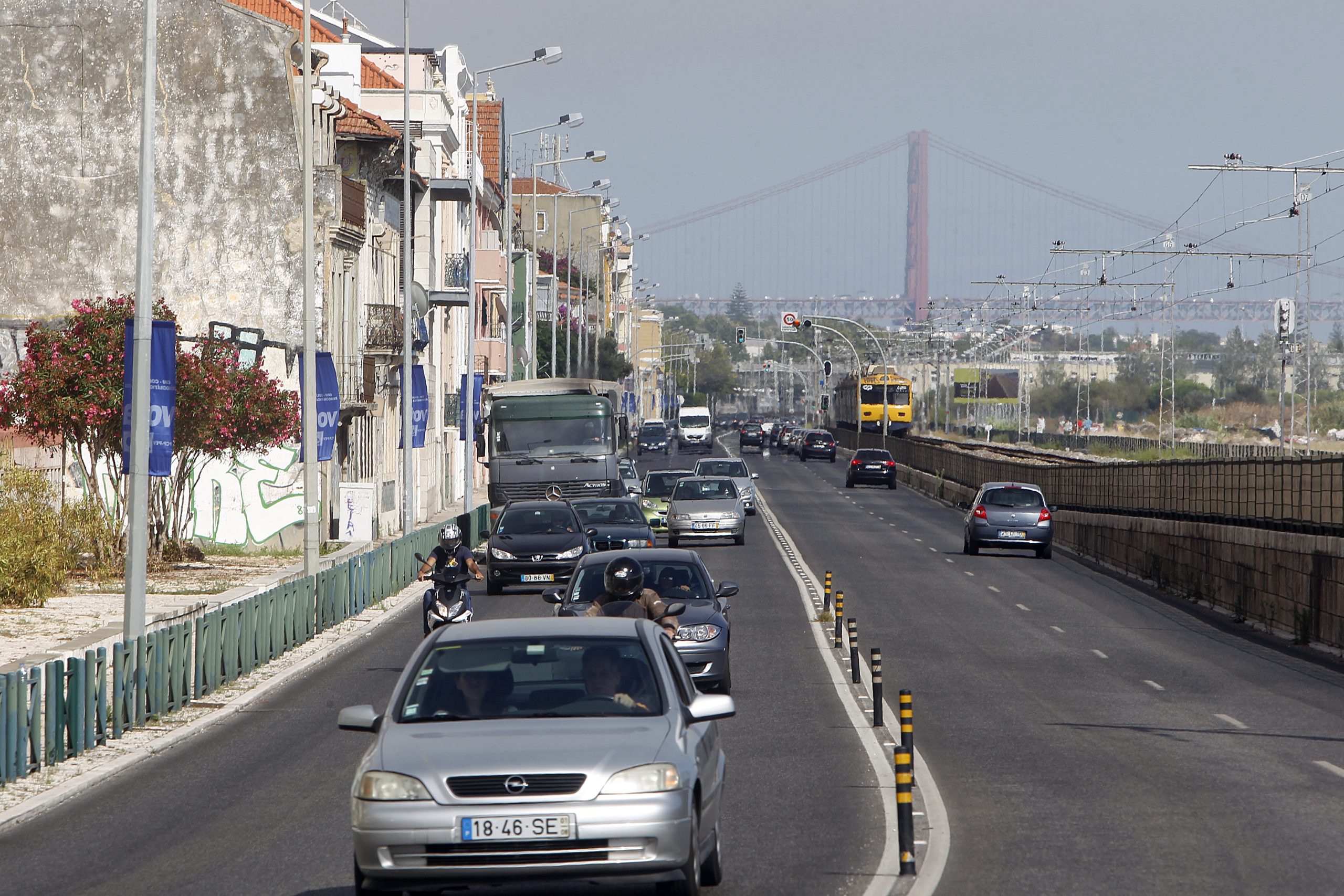 Avenida Marginal reaberta ao trânsito no sentido Lisboa-Cascais