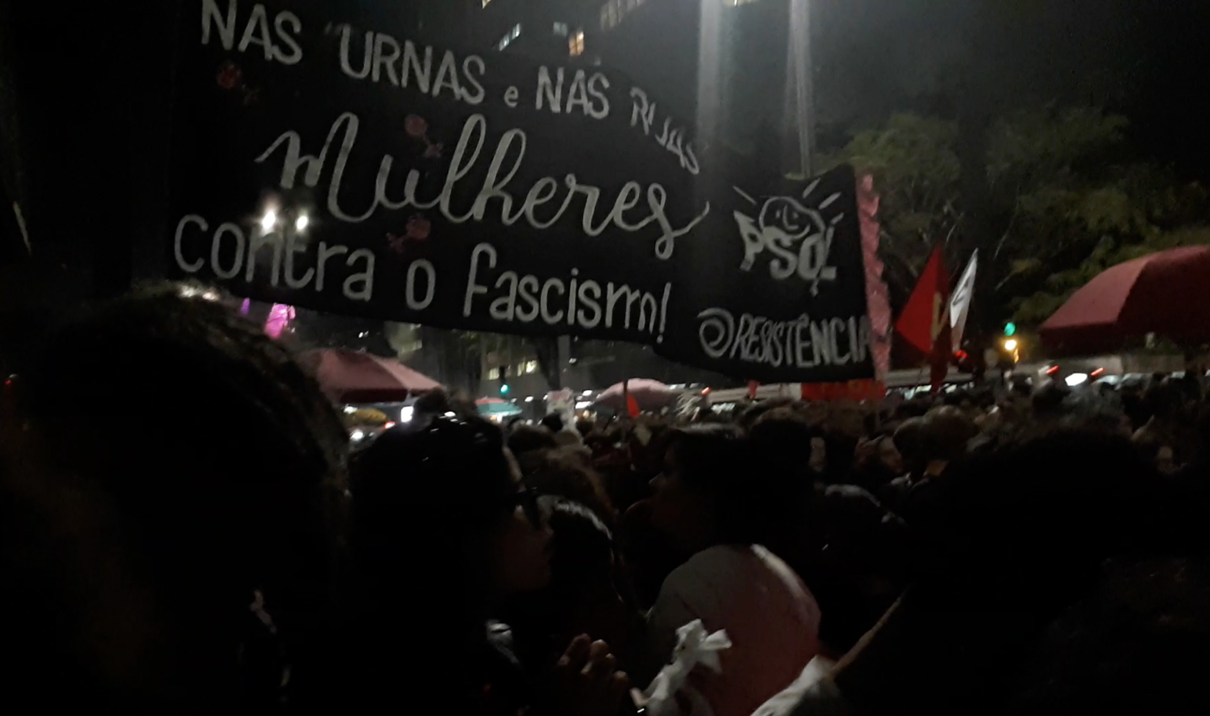 Dezenas de milhares protestaram em São Paulo contra Bolsonaro | Vídeo