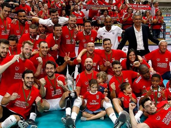 Benfica vence Supertaça em voleibol frente ao Sporting