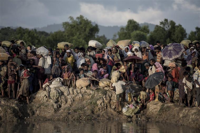 Birmânia. Exército admite estar envolvido na morte de rohingyas