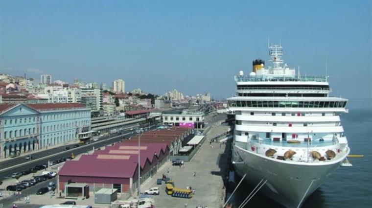 Porto de Lisboa bate recorde de passageiros em outubro