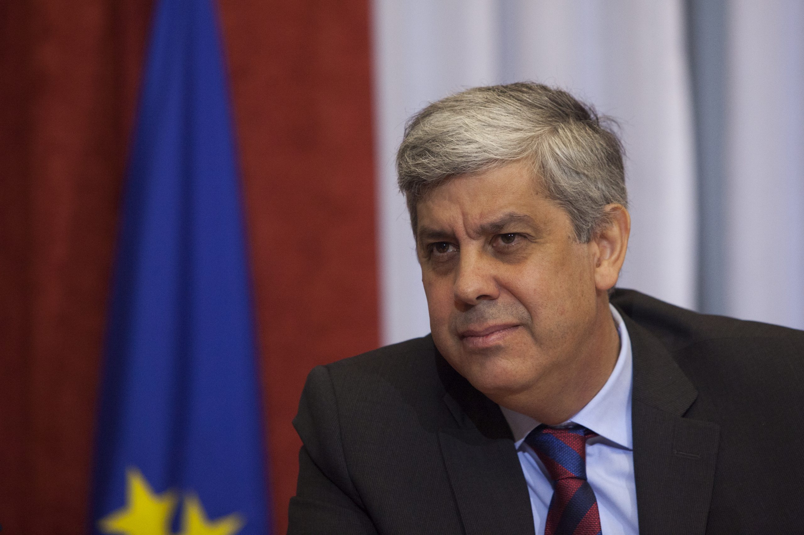 Orçamento de Estado está em “risco de incumprimento” diz Bruxelas