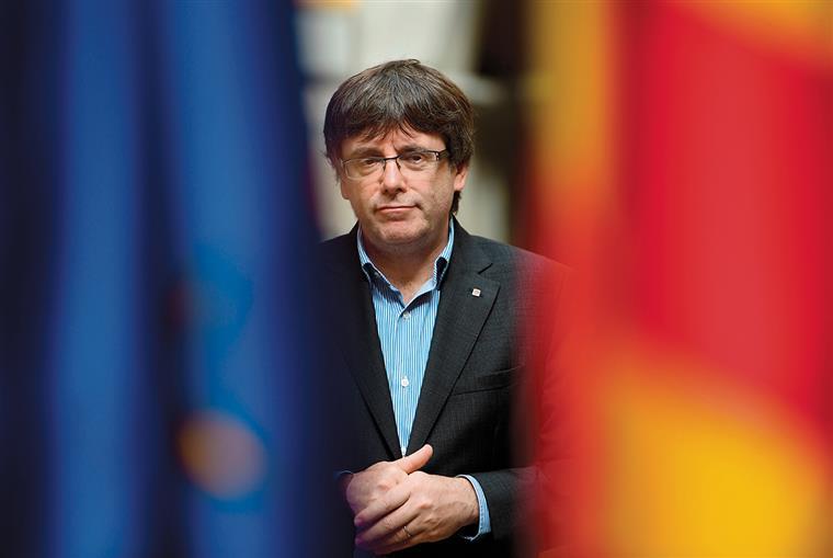 Puigdemont defende que é o presidente catalão