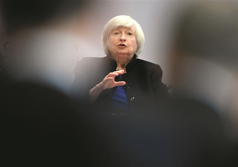 Yellen despede-se da Fed sem alterar taxas de juro