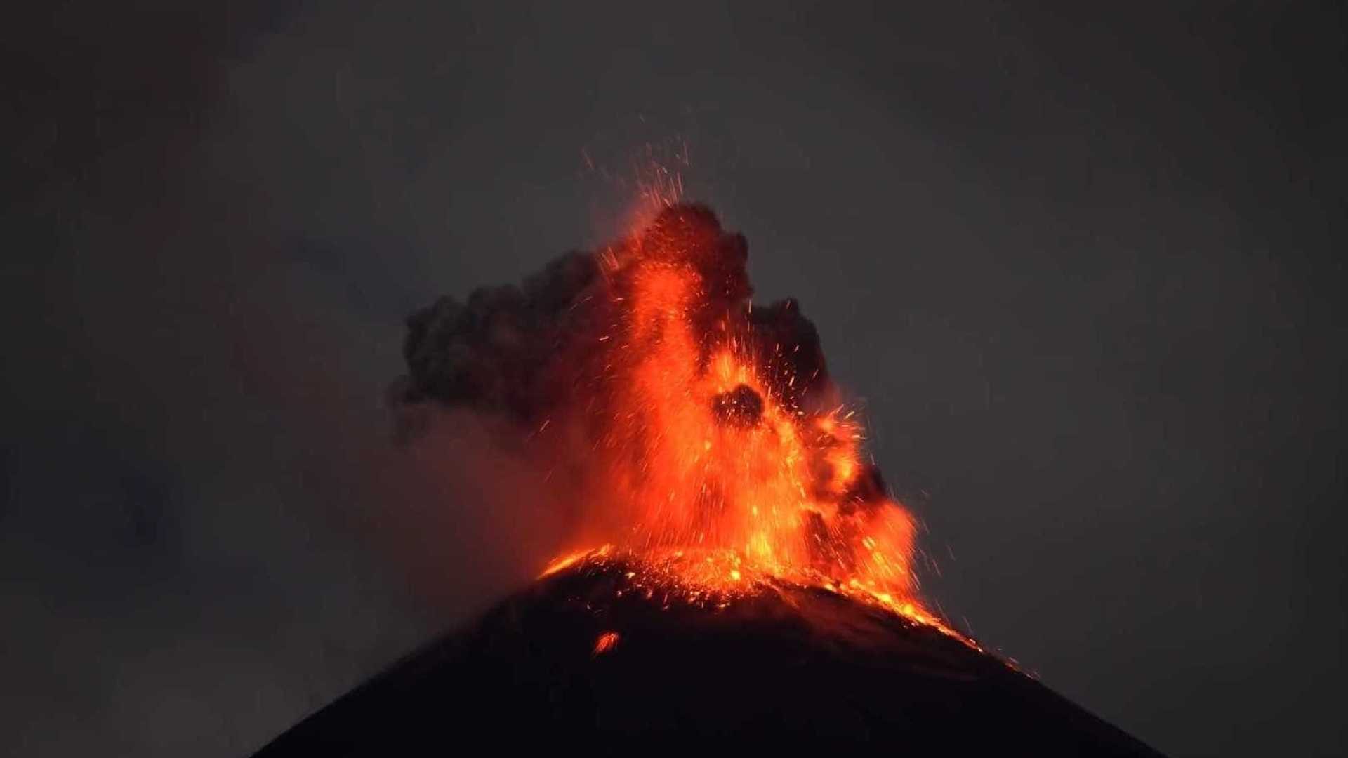 Erupção de vulcão na Papua-Nova Guiné obriga à evacuação da ilha de Kadova