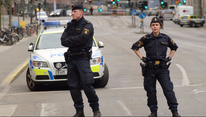 Suécia. Explosão em estação de metro de Estocolmo faz dois feridos