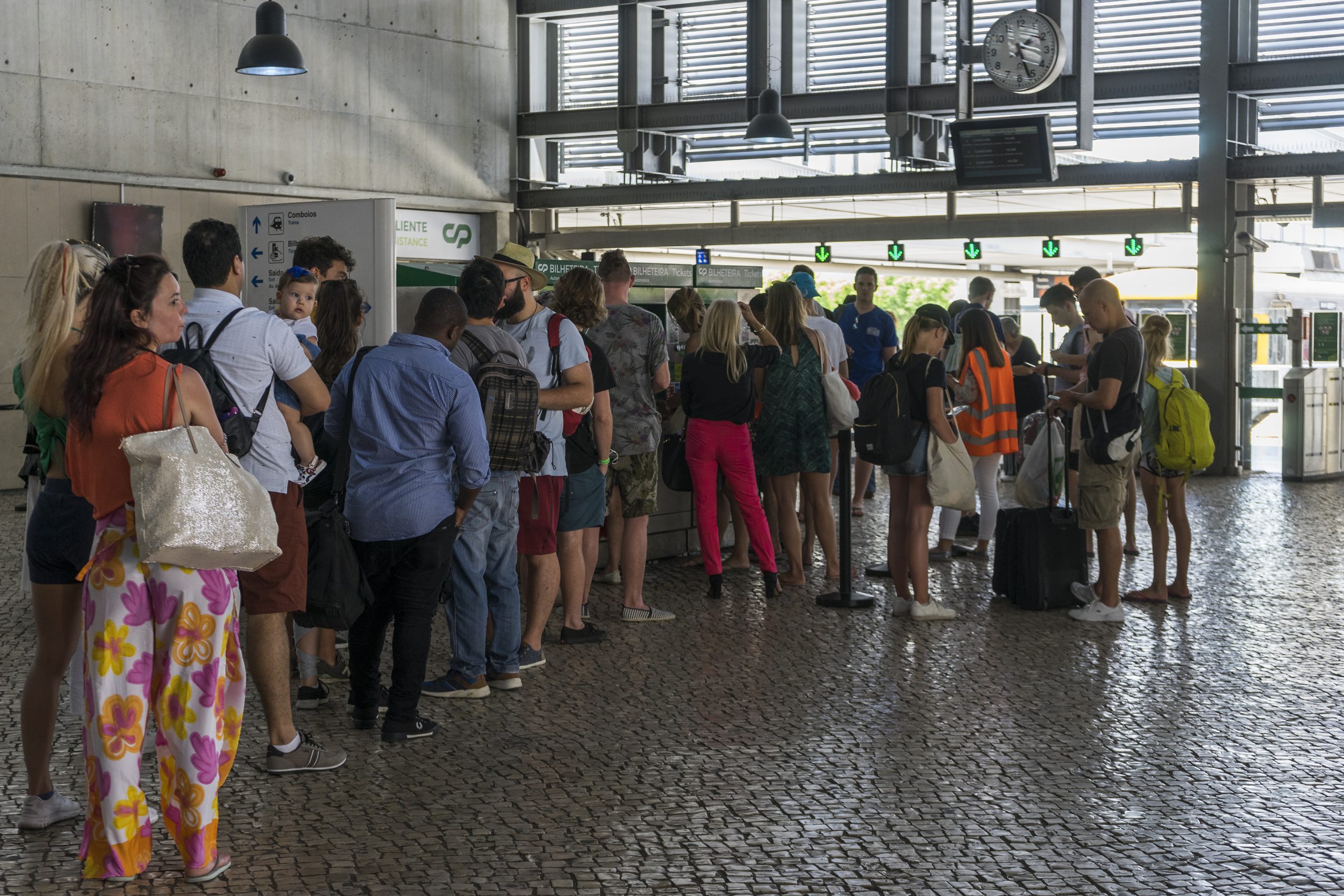Zona Oeste e Área Metropolitana de Lisboa ‘fecham’ acordo para passe único
