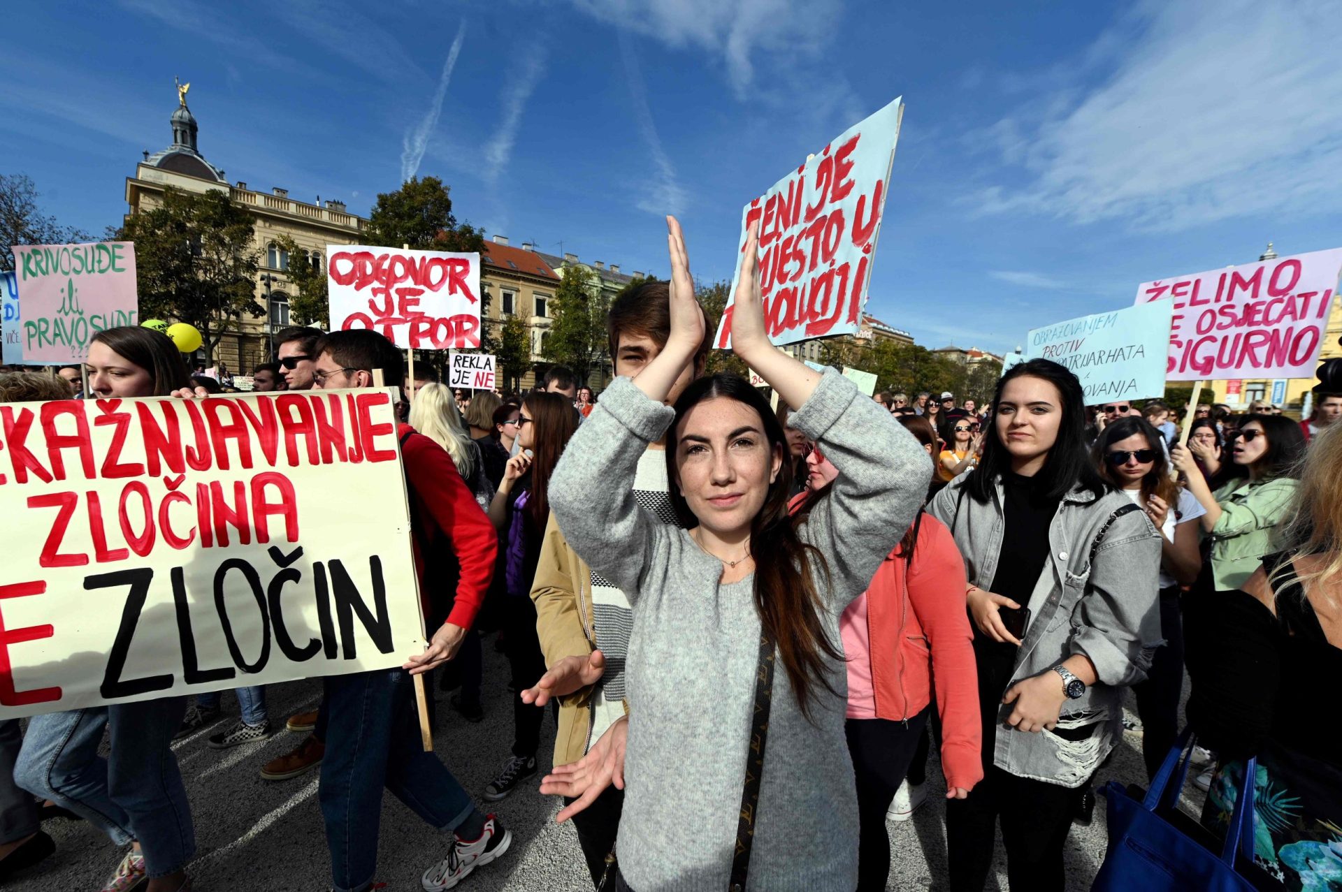 Croatas protestam contra libertação de alegados violadores
