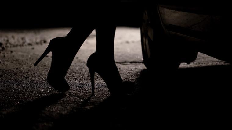 Detida mulher que tinha rede de prostituição