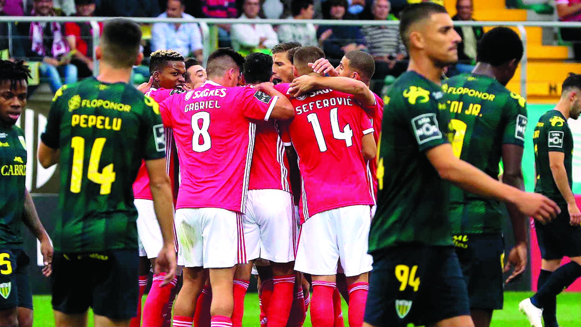 Benfica e FC Porto ombro a ombro no primeiro lugar