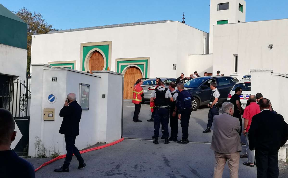 Ataque a mesquita provoca dois feridos em França