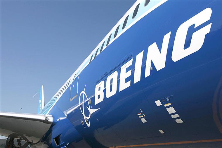 Boeing acusada de pôr o lucro à frente da segurança aérea