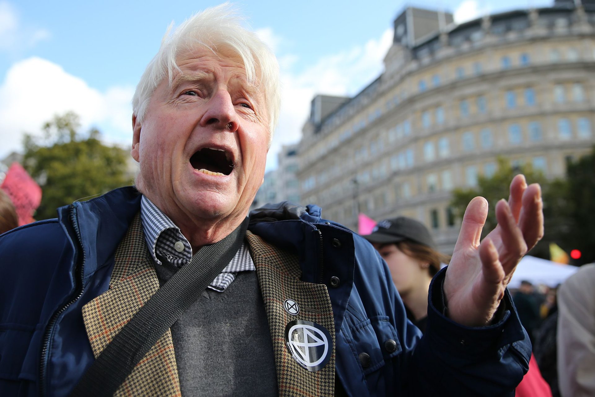 Pai de Boris Johnson junta-se a protesto pelo clima