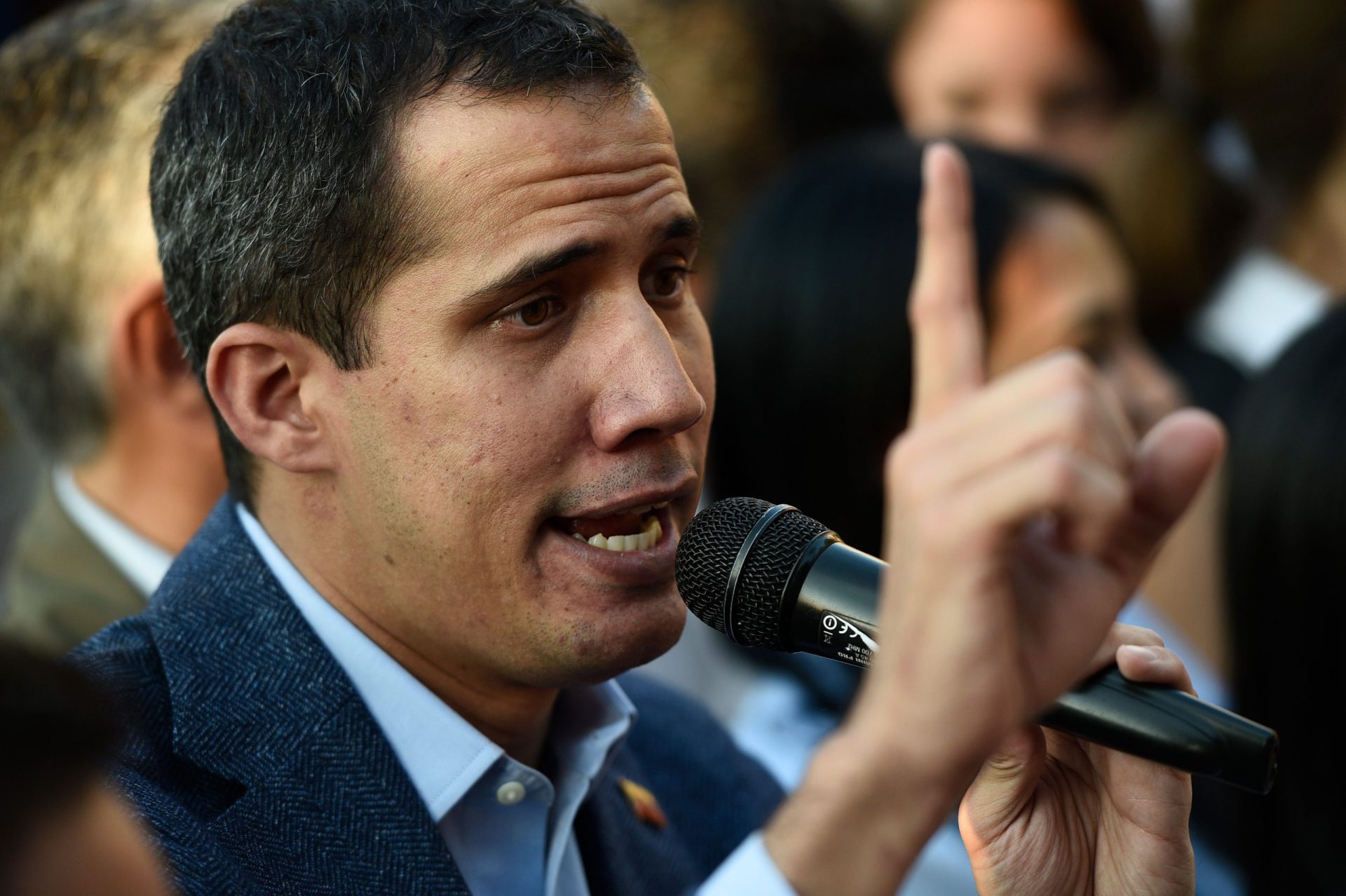Guaidó ao SOL: ‘A única sanção que existe sobre a Venezuela é a ditadura’